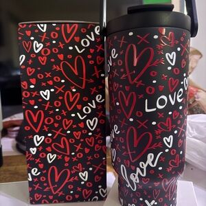 Love Heart Pattern Tumbler - Black and Red
